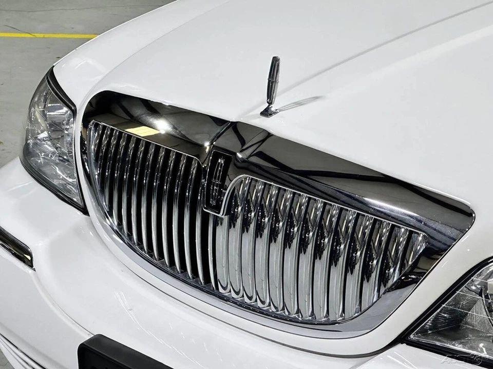 2011 Lincoln Town Car - Image 4 of 21