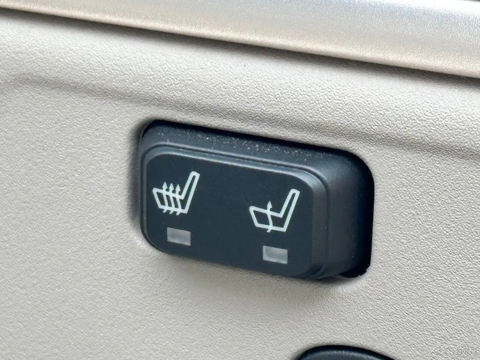 2011 Lincoln Town Car - Image 18 of 21