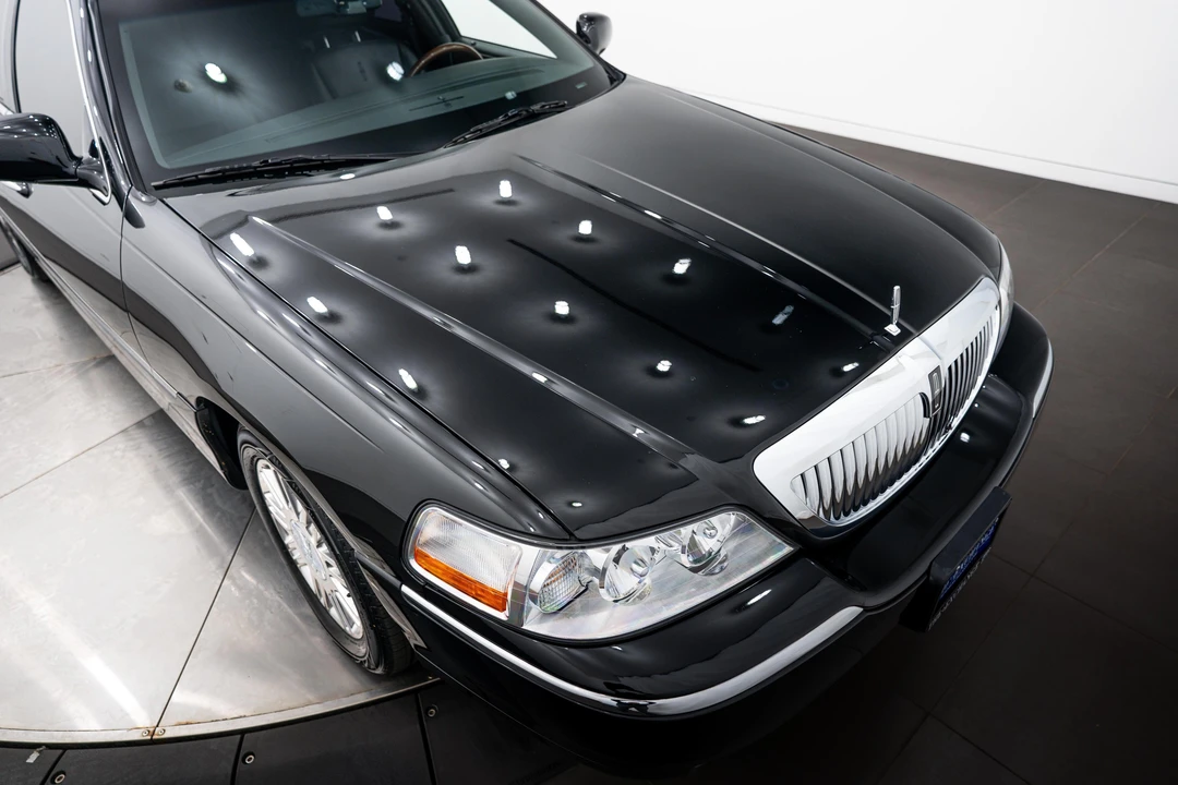 2011 Lincoln Town Car - Image 16 of 31
