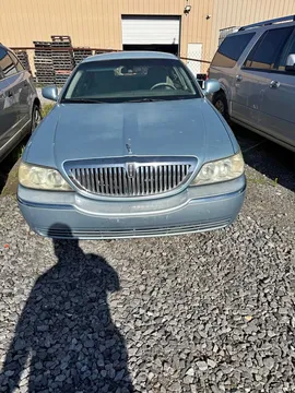 2011 Lincoln Town Car Signature Limited