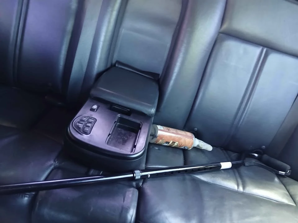 2011 Lincoln Town Car - Image 5 of 10
