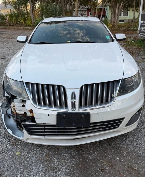 2011 Lincoln MKS - Image 2 of 10