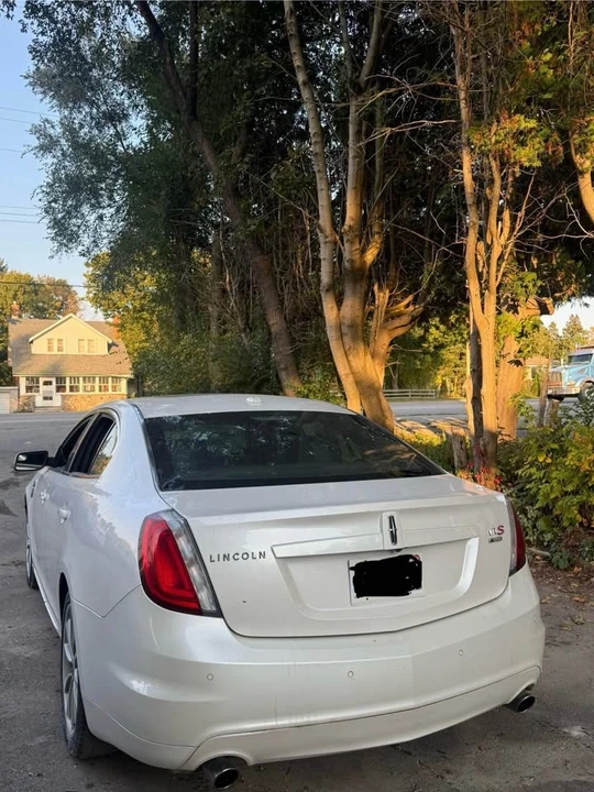 2011 Lincoln MKS - Image 10 of 10