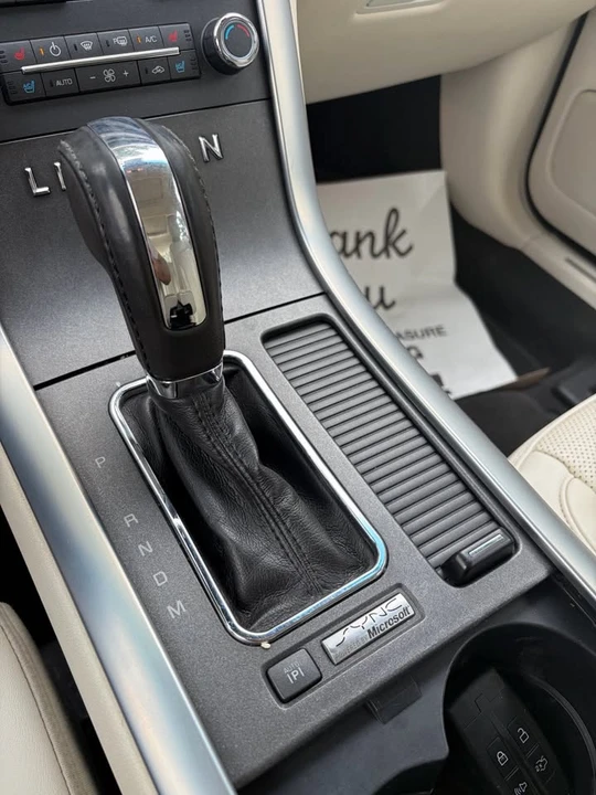 2011 Lincoln MKS - Image 10 of 16