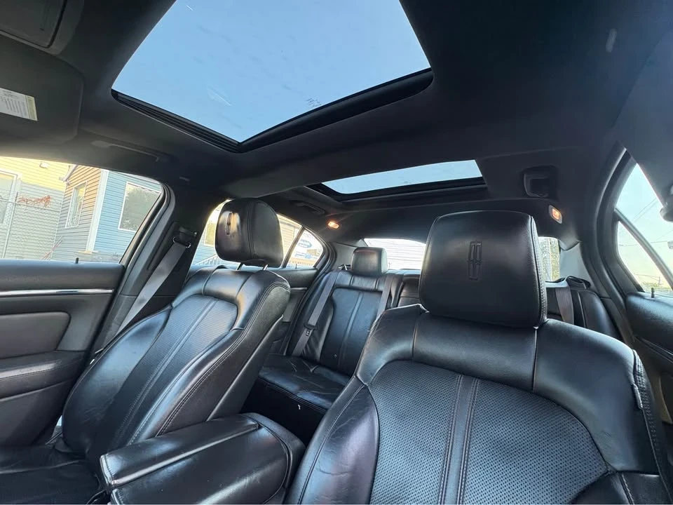 2011 Lincoln MKS - Image 8 of 20