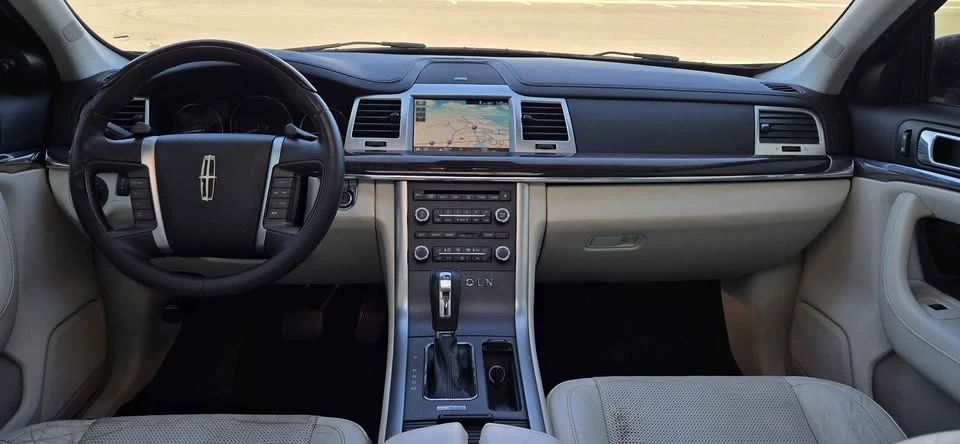 2011 Lincoln MKS - Image 15 of 20