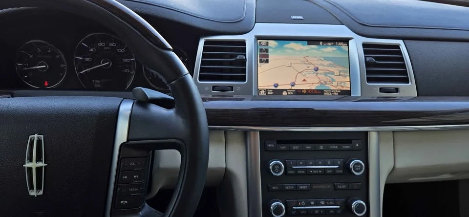 2011 Lincoln MKS - Image 13 of 20