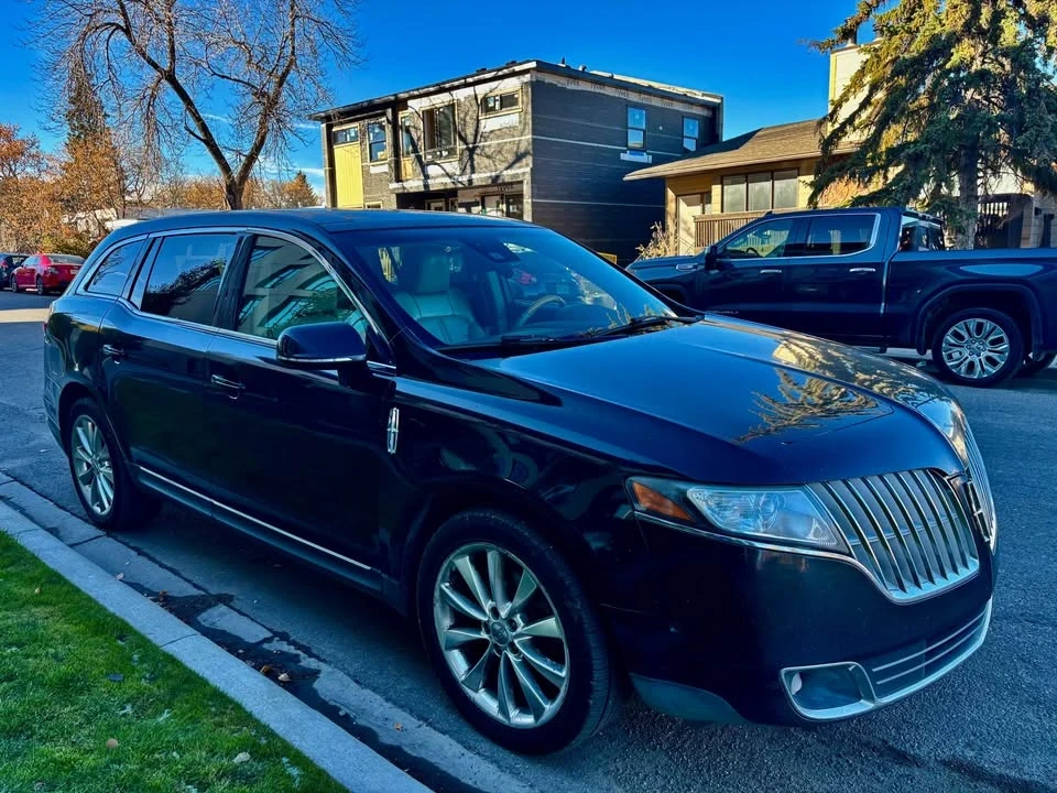 2011 Lincoln MKT - Image 3 of 10
