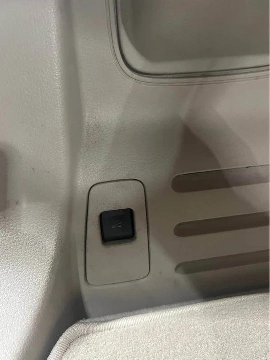 2011 Lincoln MKX - Image 10 of 18