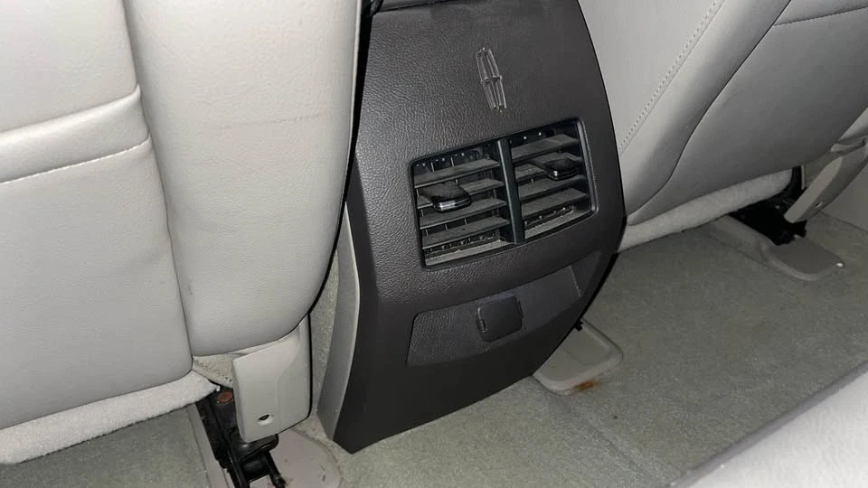 2011 Lincoln MKX - Image 7 of 18