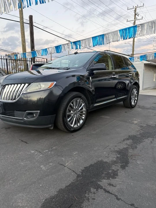 2011 Lincoln MKX - Image 2 of 10