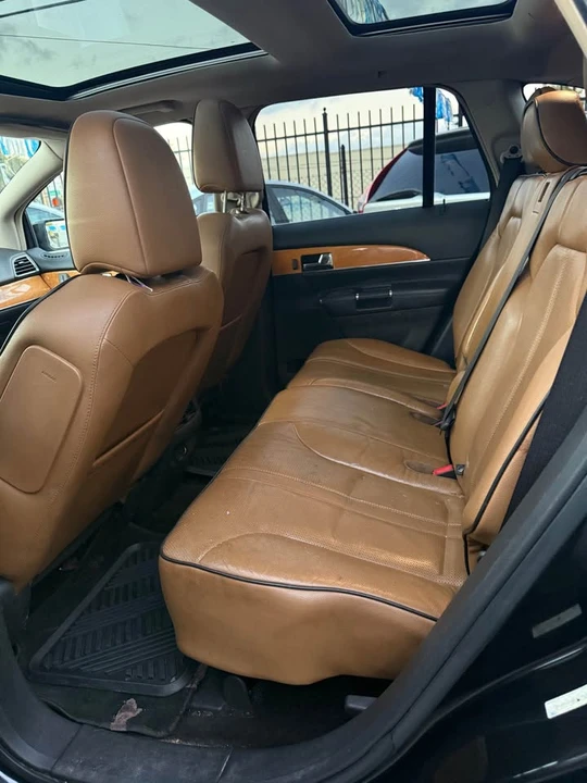 2011 Lincoln MKX - Image 9 of 10