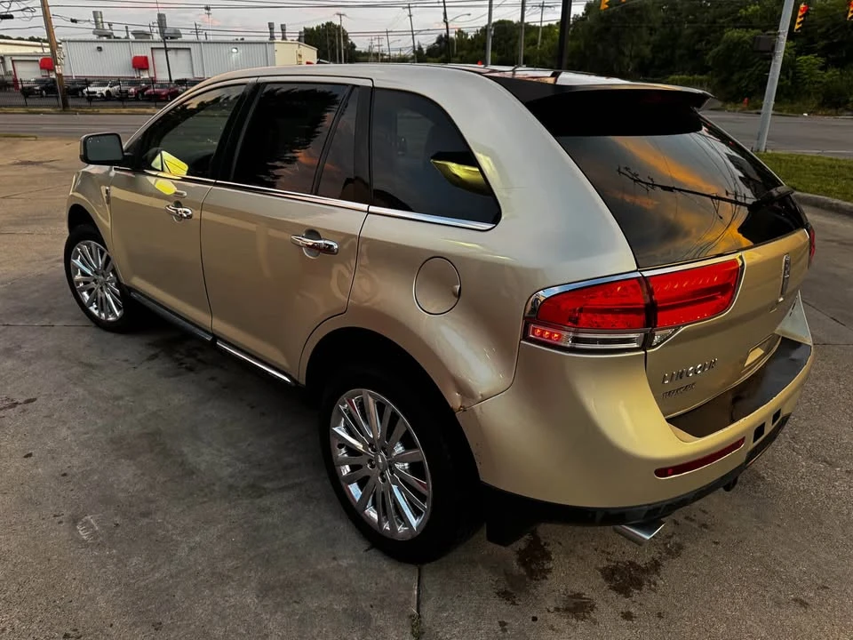 2011 Lincoln MKX - Image 7 of 8