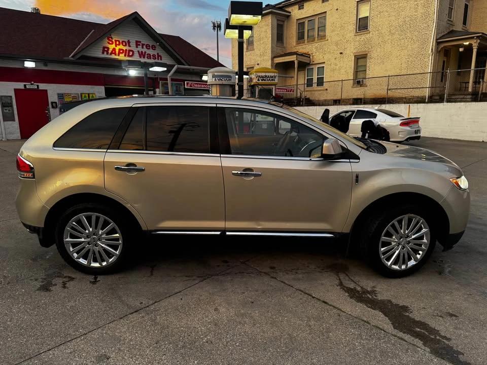 2011 Lincoln MKX - Image 6 of 8
