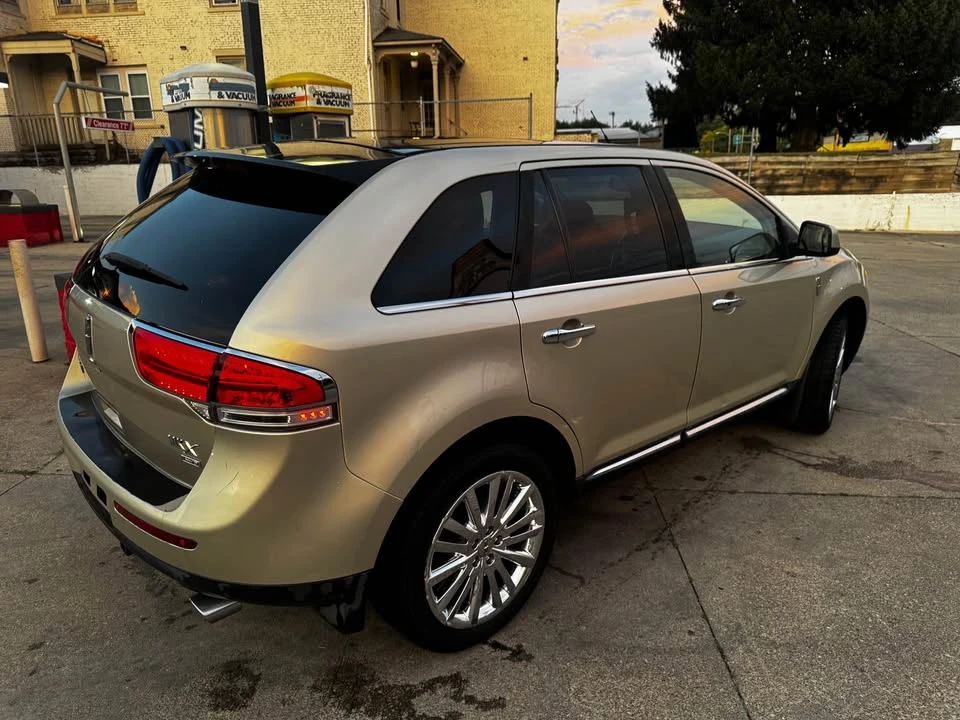 2011 Lincoln MKX - Image 5 of 8