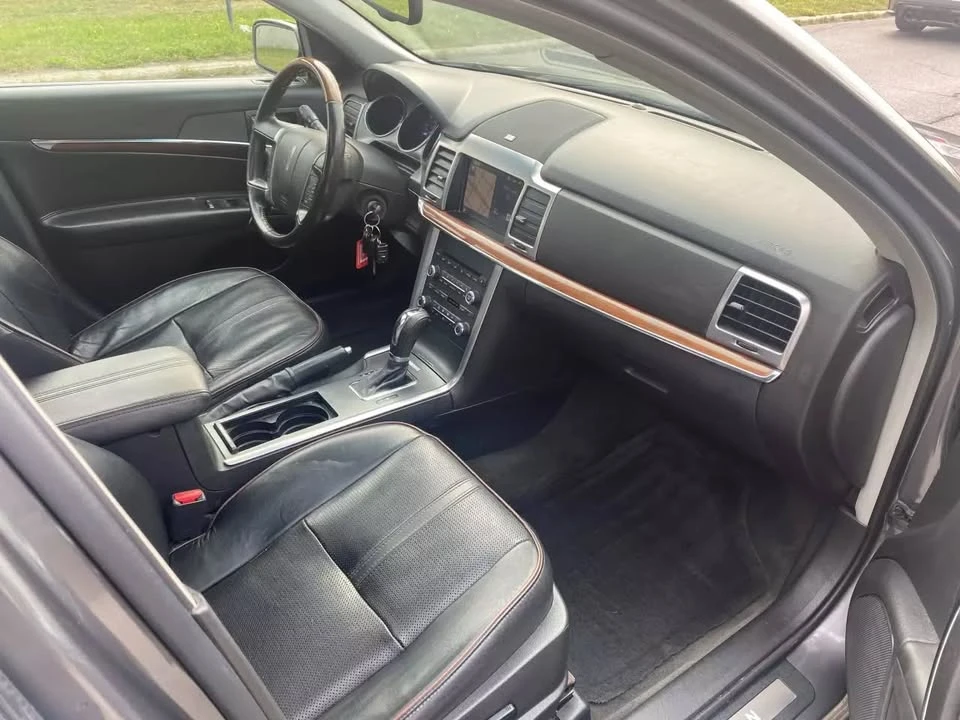 2011 Lincoln MKZ - Image 8 of 12