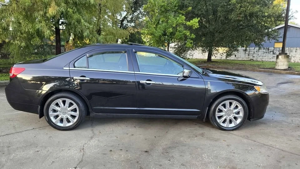2011 Lincoln MKZ - Image 13 of 15