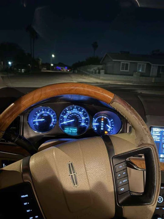 2011 Lincoln MKZ - Image 3 of 4