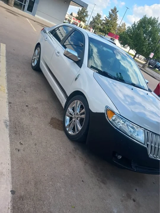2011 Lincoln MKZ - Image 11 of 16