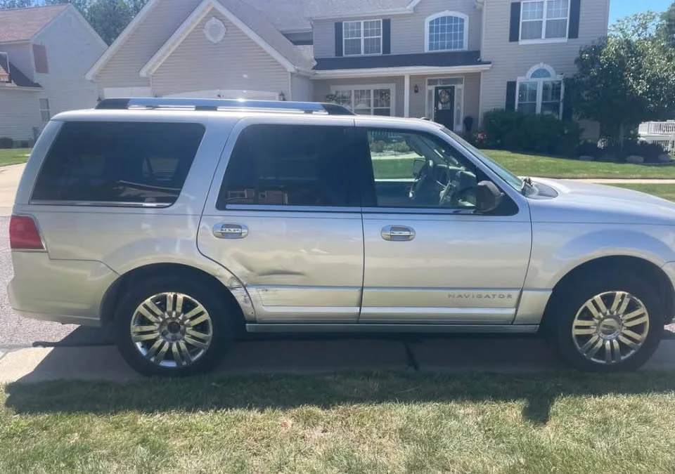2011 Lincoln Navigator 3rd Gen - Image 3 of 8