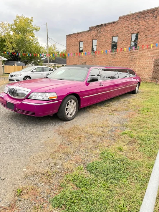 2011 Lincoln Town Car - Image 4 of 20