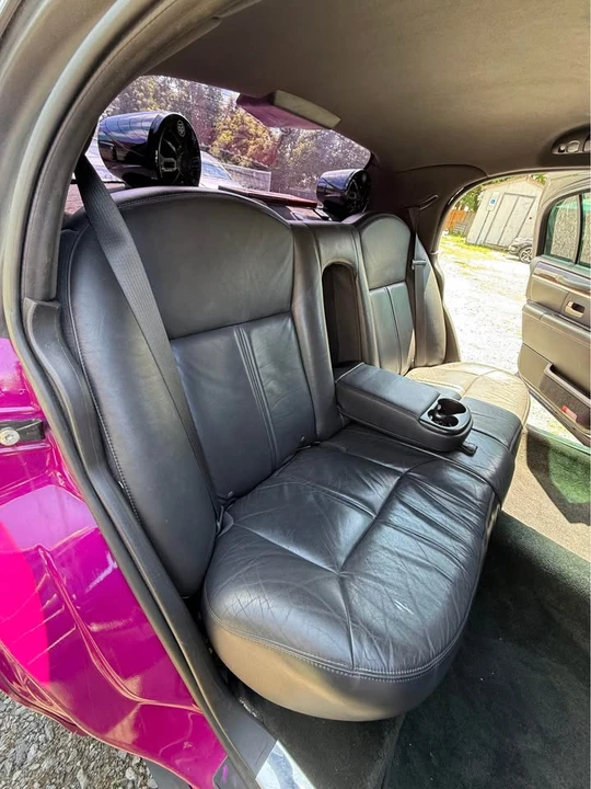 2011 Lincoln Town Car - Image 18 of 20