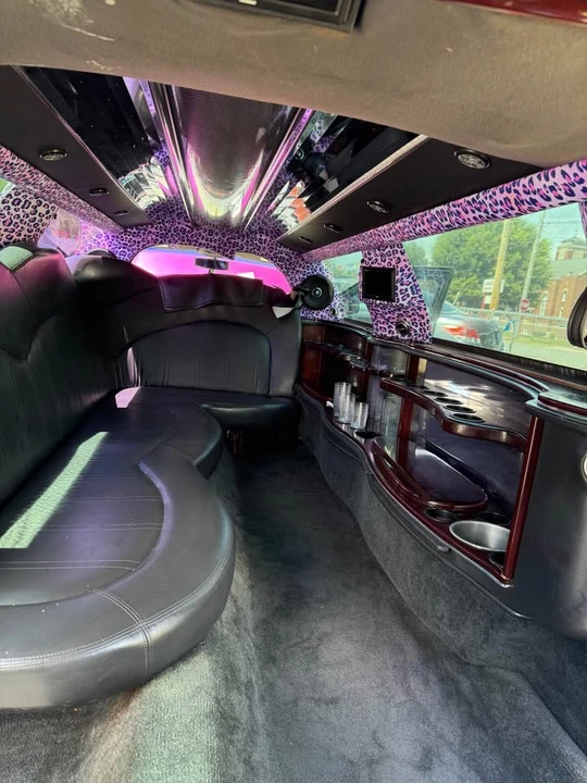 2011 Lincoln Town Car - Image 13 of 20