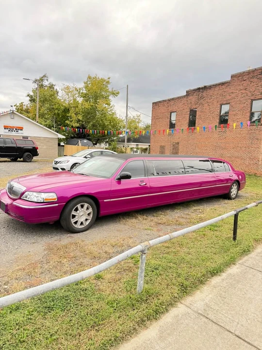 2011 Lincoln Town Car - Image 7 of 20