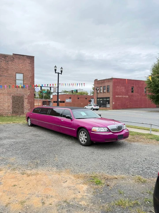 2011 Lincoln Town Car - Image 5 of 20