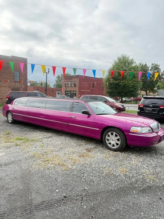 2011 Lincoln Town Car - Image 8 of 19