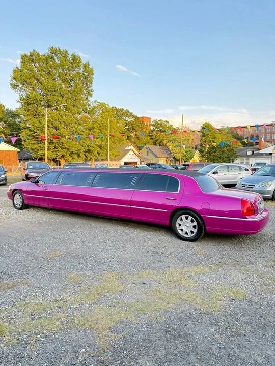 2011 Lincoln Town Car - Image 16 of 19