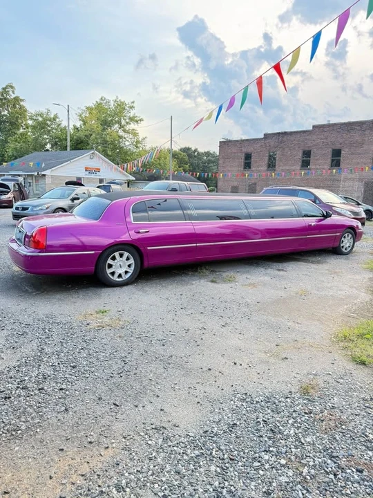 2011 Lincoln Town Car - Image 13 of 19