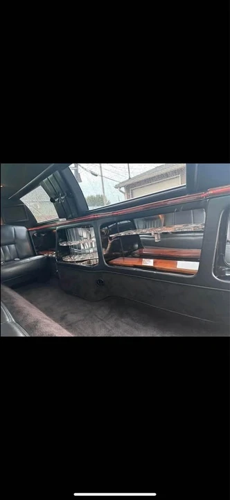 2011 Lincoln Town Car - Image 6 of 11