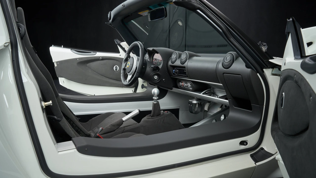 2011 Lotus Elise Series 3 - Image 14 of 16
