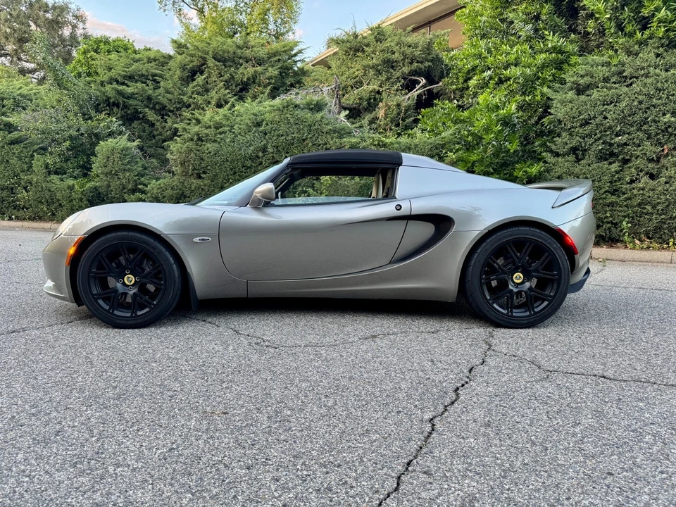 2011 Lotus Elise Series 3 - Image 2 of 31