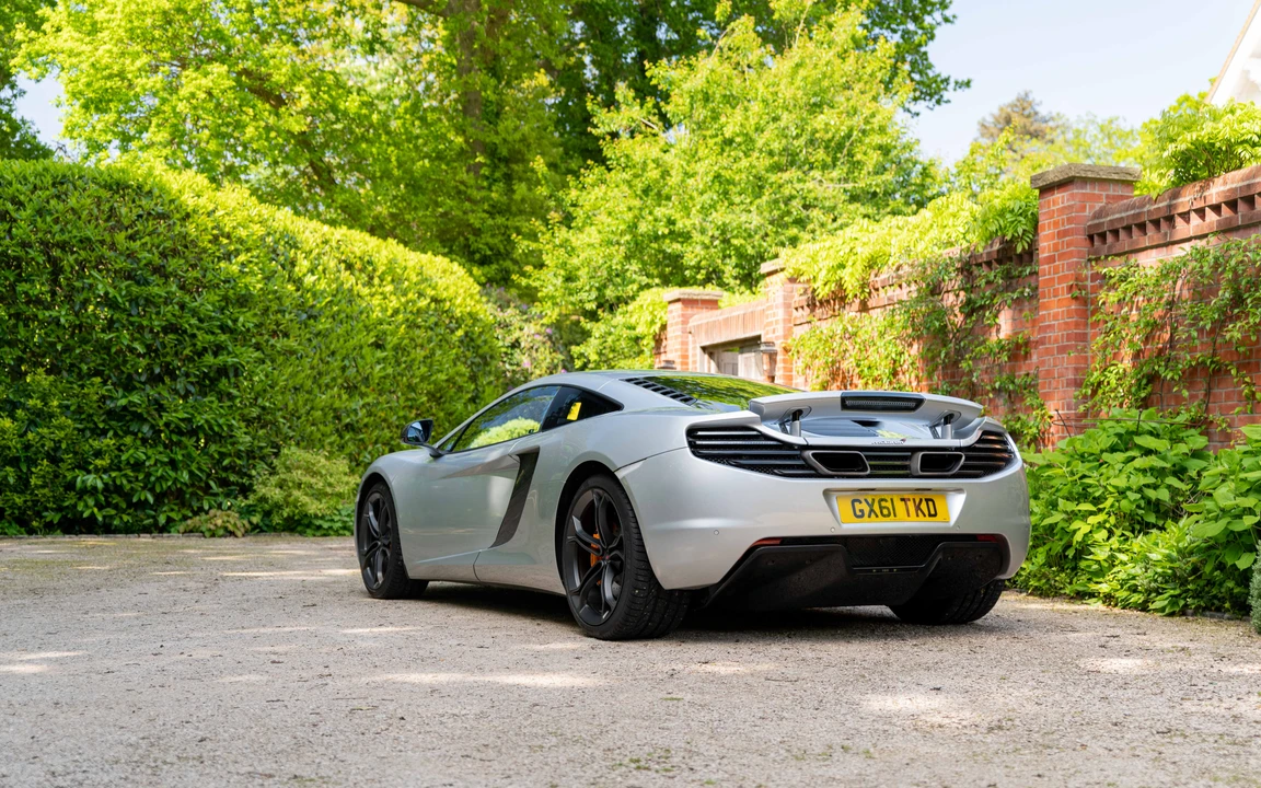 2011 McLaren MP4-12C - Image 18 of 31