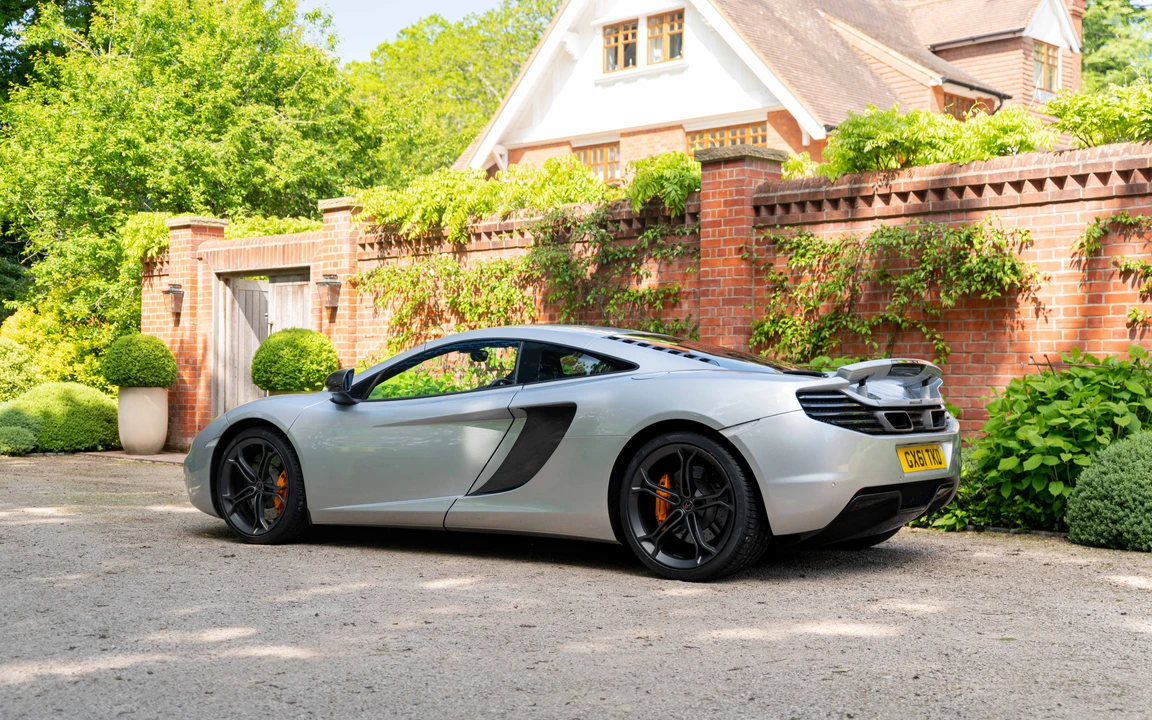 2011 McLaren MP4-12C - Image 19 of 31