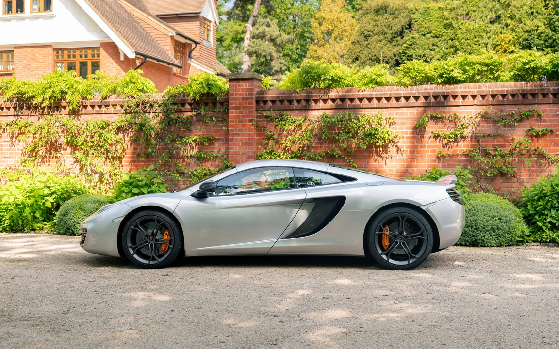 2011 McLaren MP4-12C - Image 21 of 31