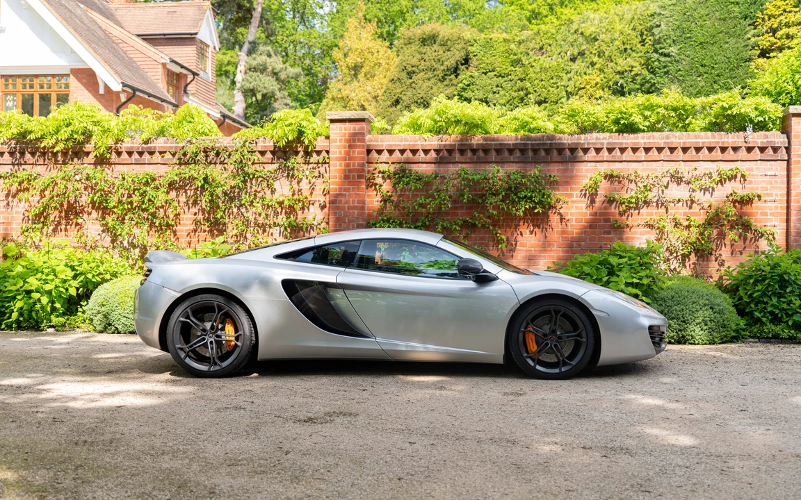 2011 McLaren MP4-12C - Image 8 of 31
