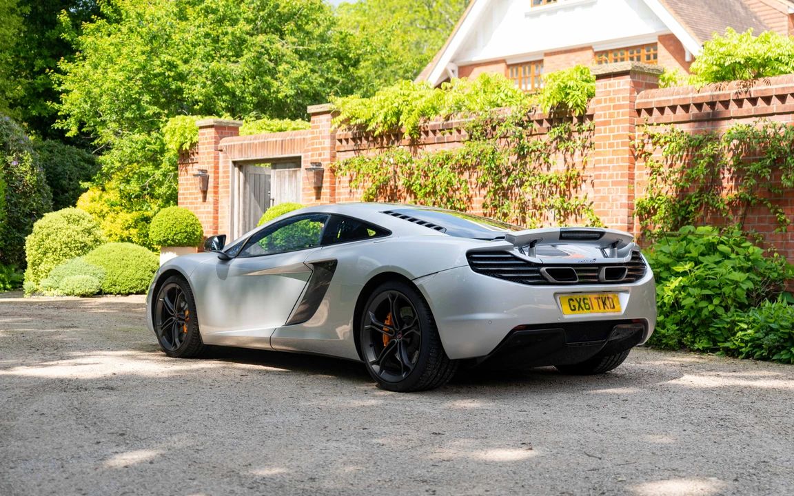 2011 McLaren MP4-12C - Image 16 of 31