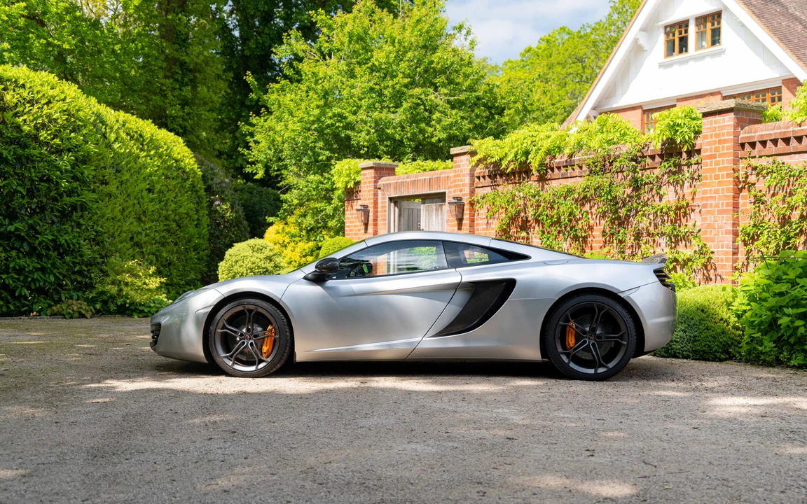 2011 McLaren MP4-12C - Image 22 of 31