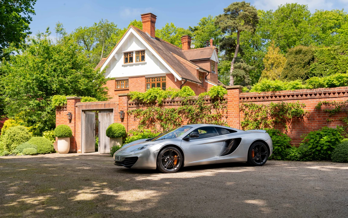 2011 McLaren MP4-12C - Image 27 of 31