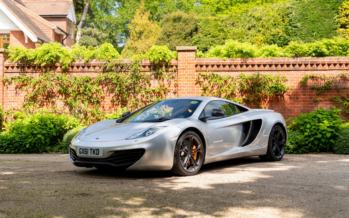 2011 McLaren MP4-12C - Image 28 of 31