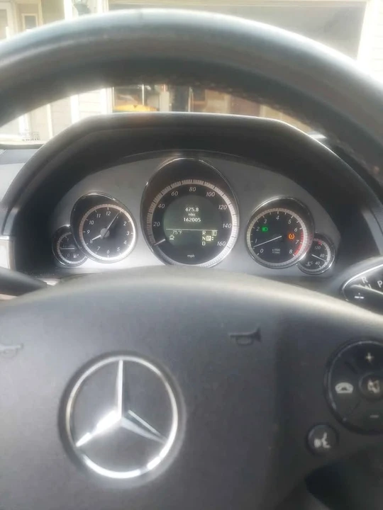2011 Mercedes-Benz W212 E-Class - Image 7 of 10