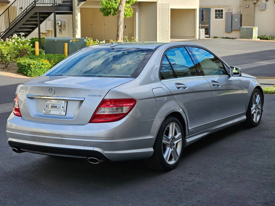 2011 Mercedes-Benz W204 C-Class - Image 4 of 13