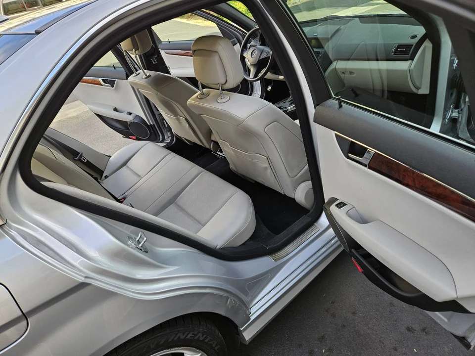2011 Mercedes-Benz W204 C-Class - Image 9 of 13