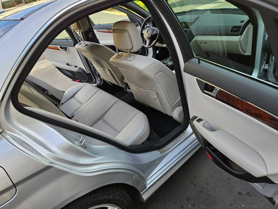 2011 Mercedes-Benz W204 C-Class - Image 9 of 13