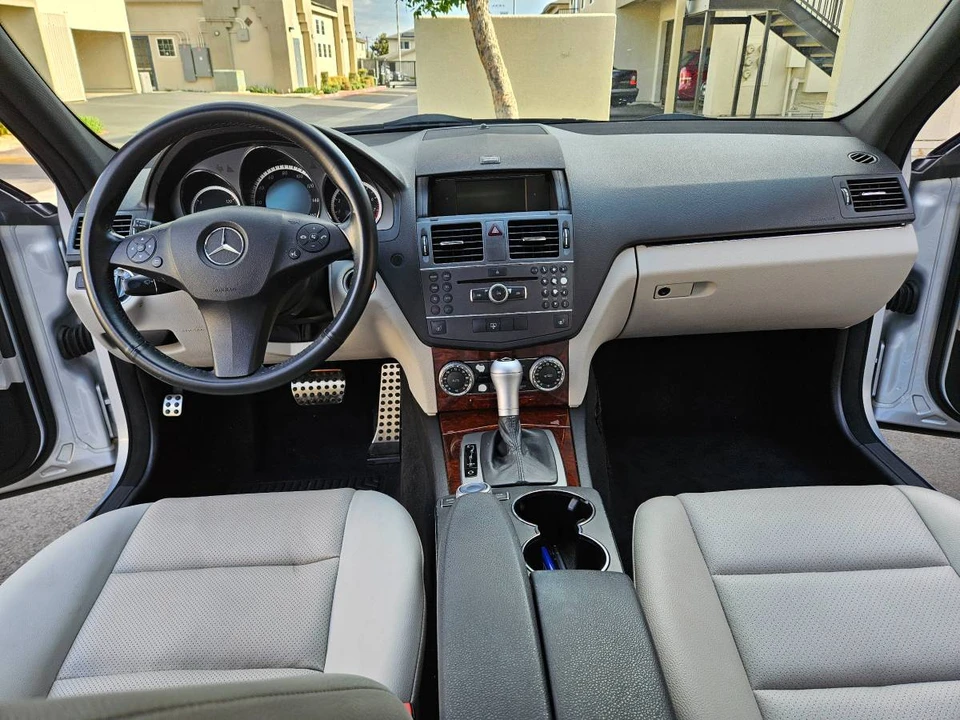 2011 Mercedes-Benz W204 C-Class - Image 11 of 13