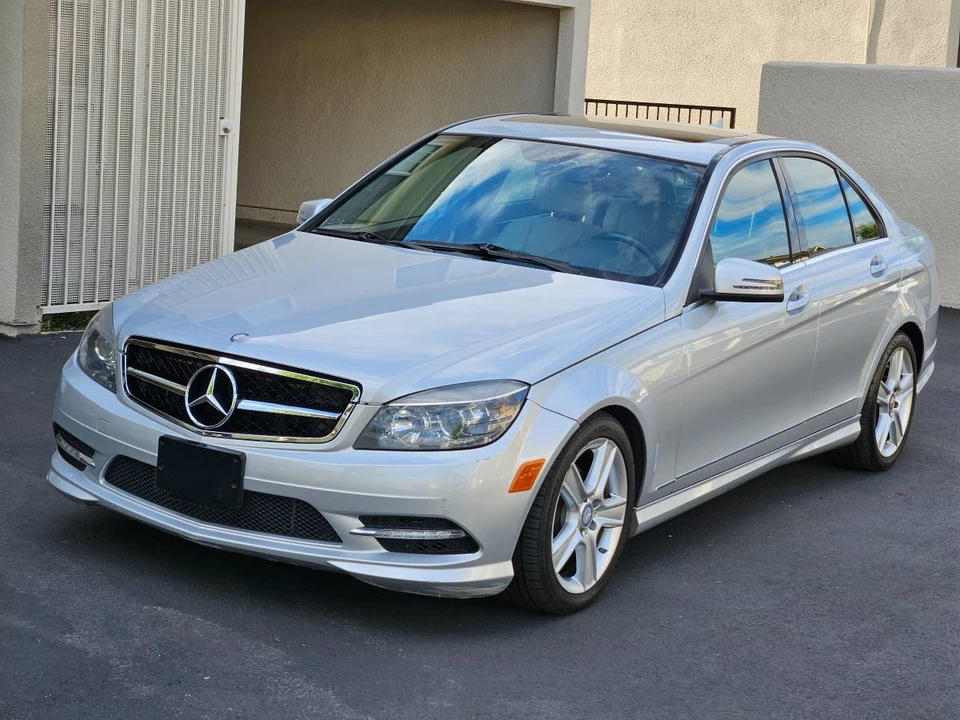 2011 Mercedes-Benz W204 C-Class - Image 2 of 13