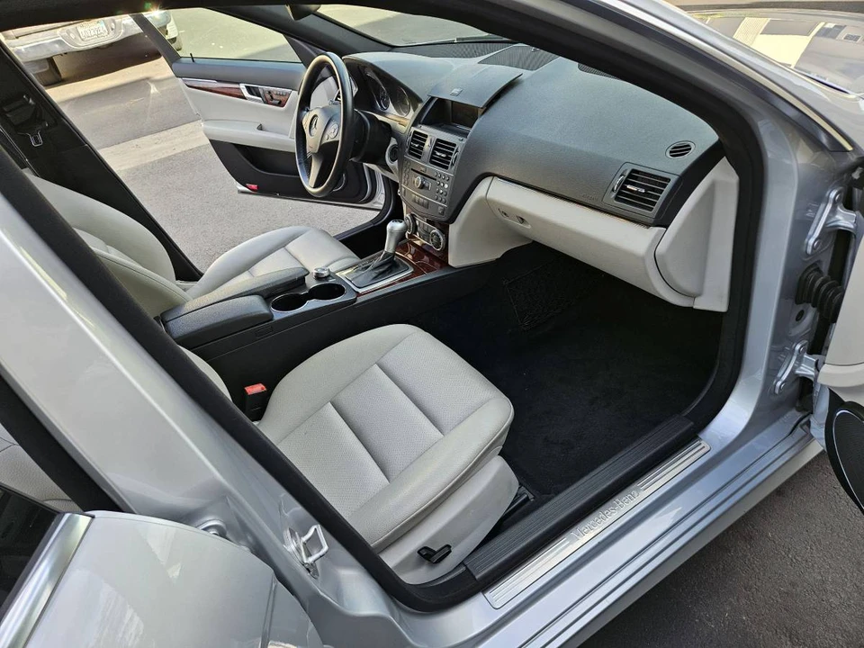 2011 Mercedes-Benz W204 C-Class - Image 7 of 13